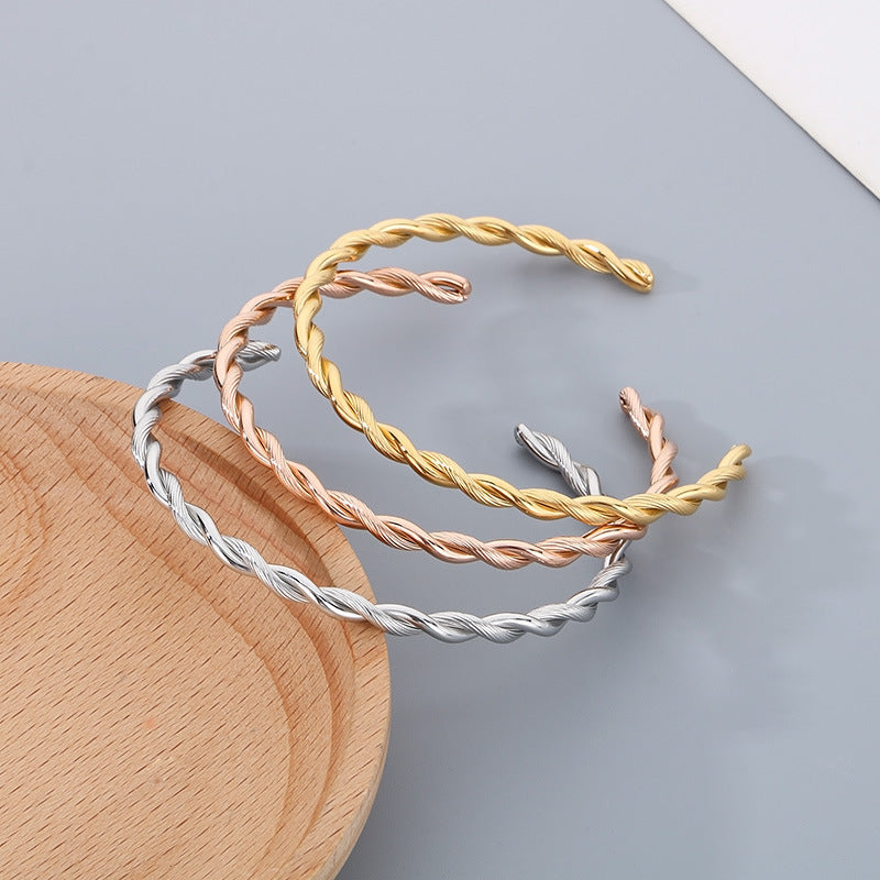 Extremely Wind C-Shaped Titanium Steel Bracelet – Neutral Twist Hammer Open Stainless