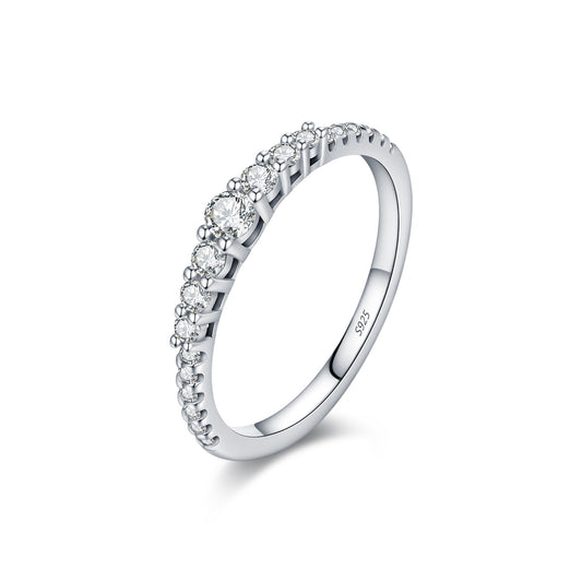 S925 Sterling Silver Single-Row Moissanite Band