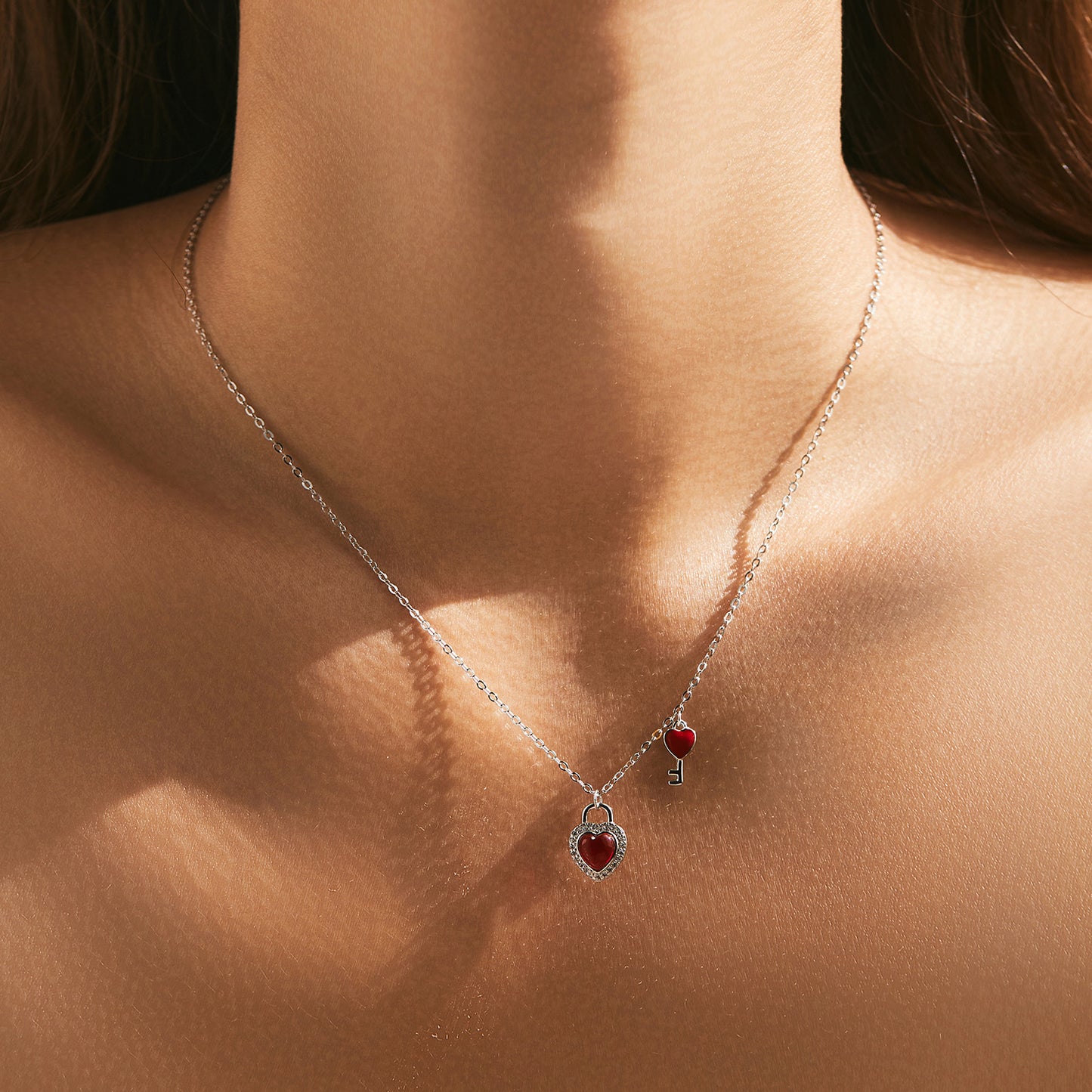 Planderful Everyday Genie S925 Silver Romantic Concentric Lock Necklace – Original Design Imitation Garnet Collarbone Chain for Women