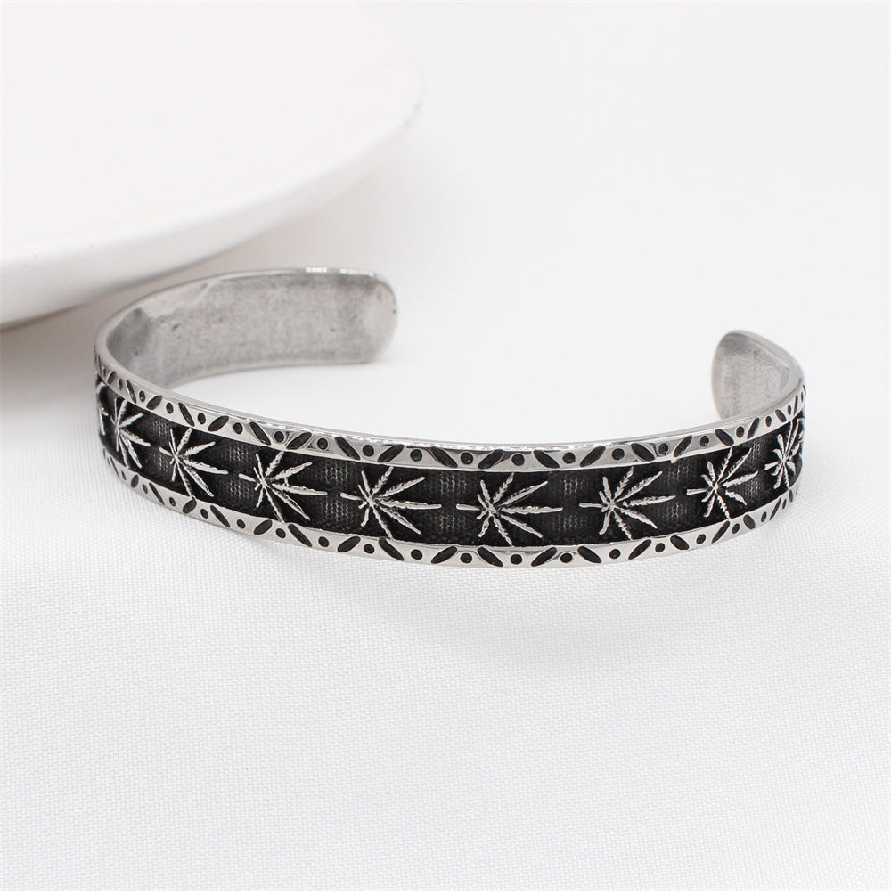Planderful Everyday Genie – European and American Retro Maple Leaf Titanium Steel Bracelet