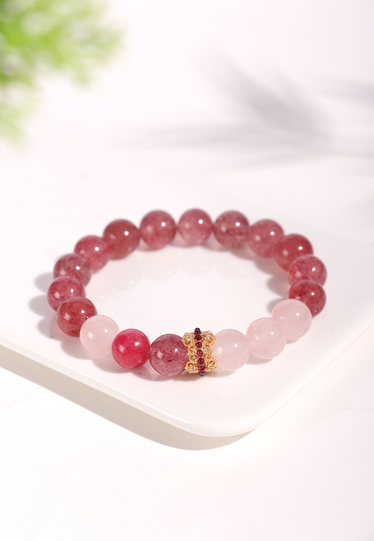 Planderful Fortune's Favor Bracelet – Elegant Pigeon Blood Red Strawberry Crystal Design