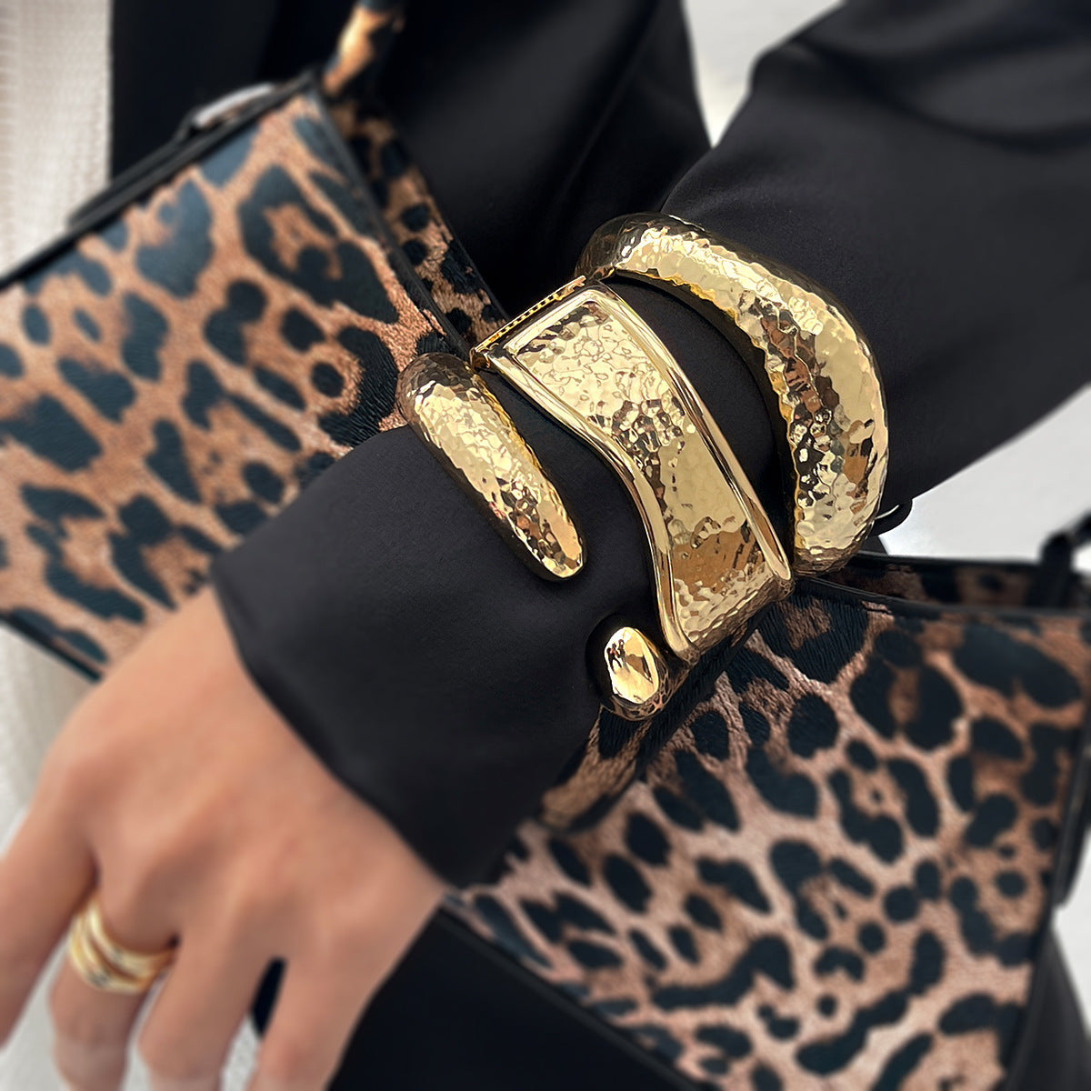 Planderful Vienna Verve Bracelet – Creative Knock Pattern Design