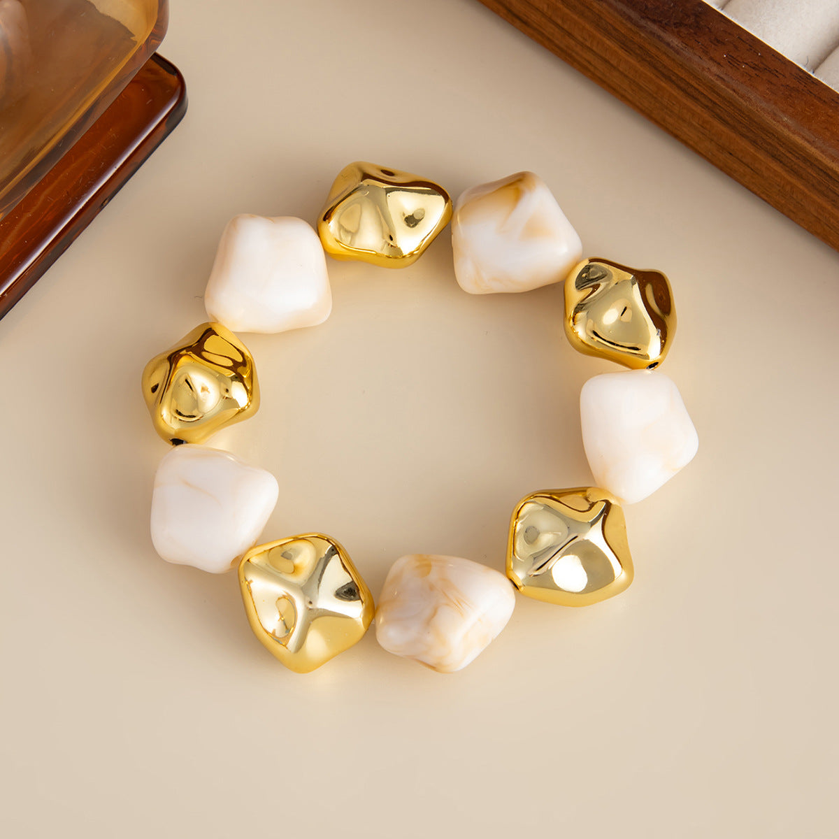 Planderful Vienna Verve Elastic Beaded Bracelet For Women Two Tone Contrast Statement Jewelry