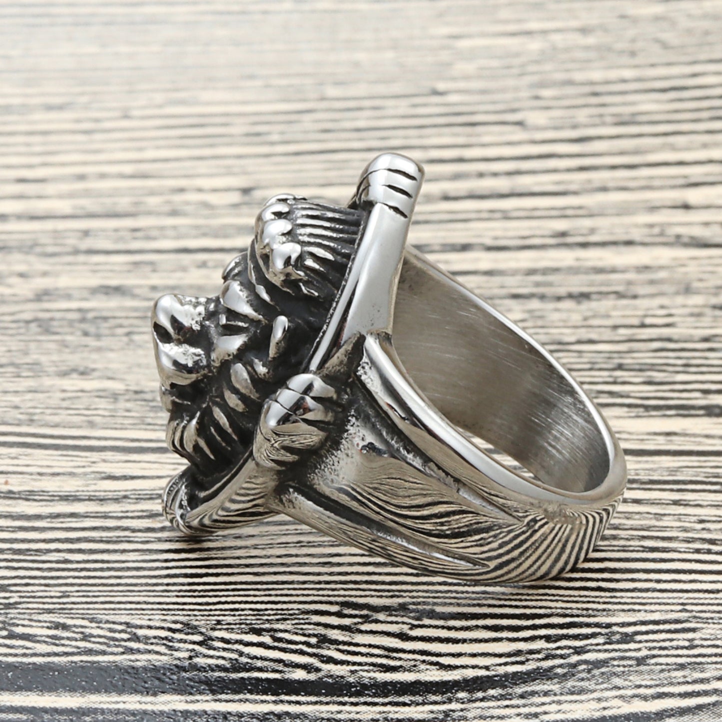 Titanium Steel Retro Lion Ring for Men - Punk Trendy Design in Sizes 8-12