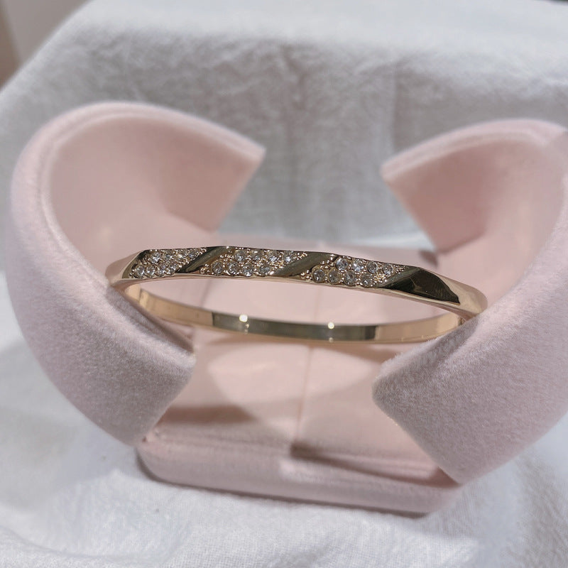 Rose Gold Bracelet with Minimalist Fragrance Wind - Korean Edition Essentials
