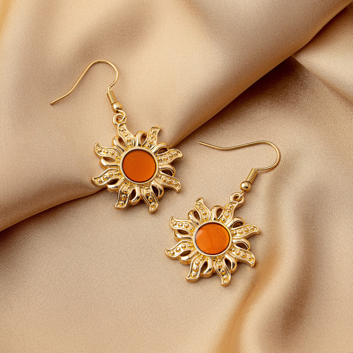 Planderful Vienna Verve Earrings – Retro Gold-Textured Sun Flower Design