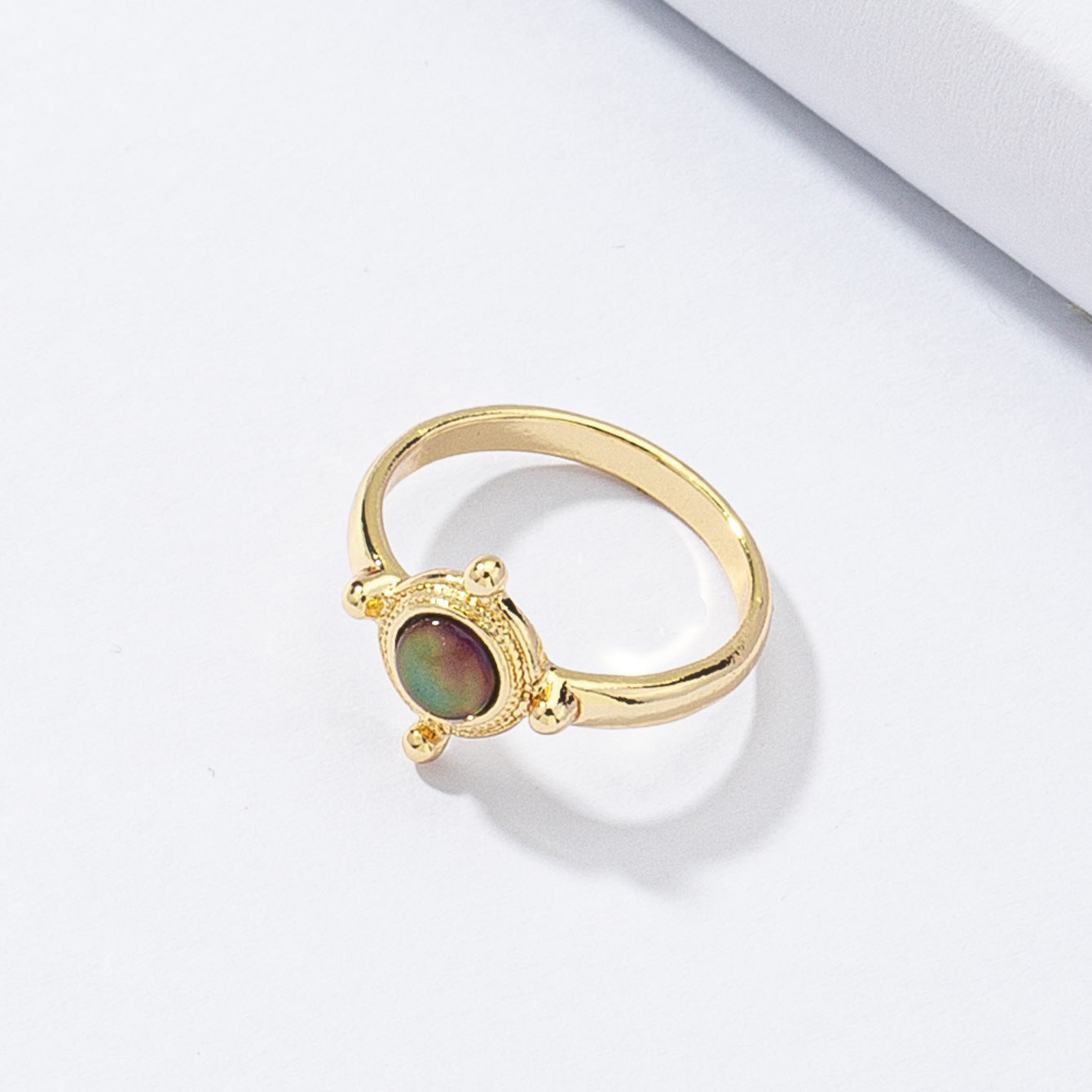 Starry Mood Color-Changing Luxury Ring from Vienna Verve Collection