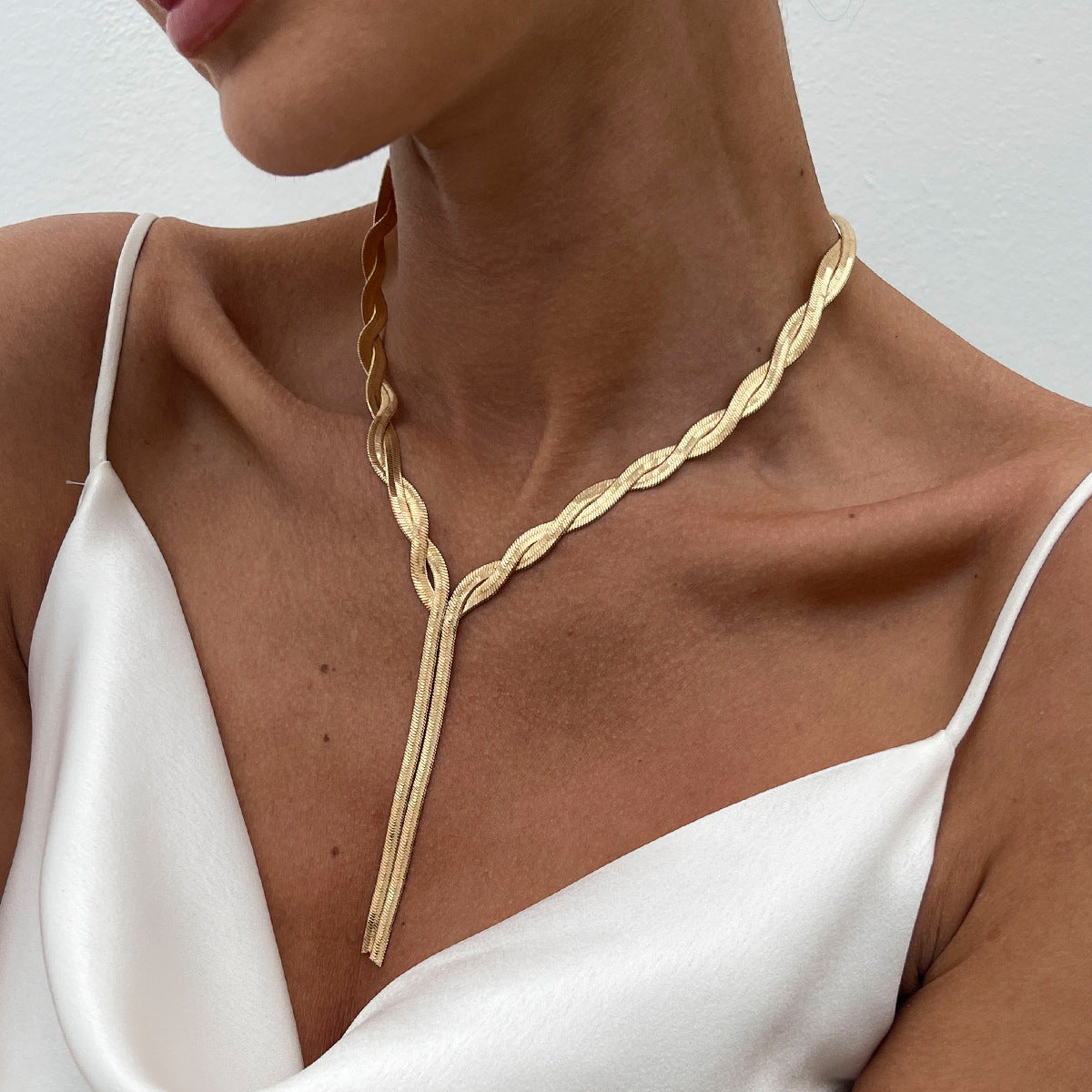 Planderful Vienna Verve Necklace – Elegant Y-Shaped Design