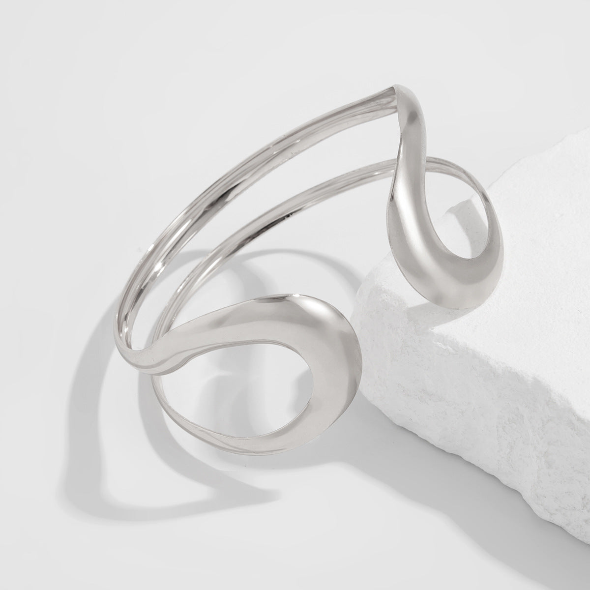 Planderful Vienna Verve Bracelet – Elegant Asymmetrical Design