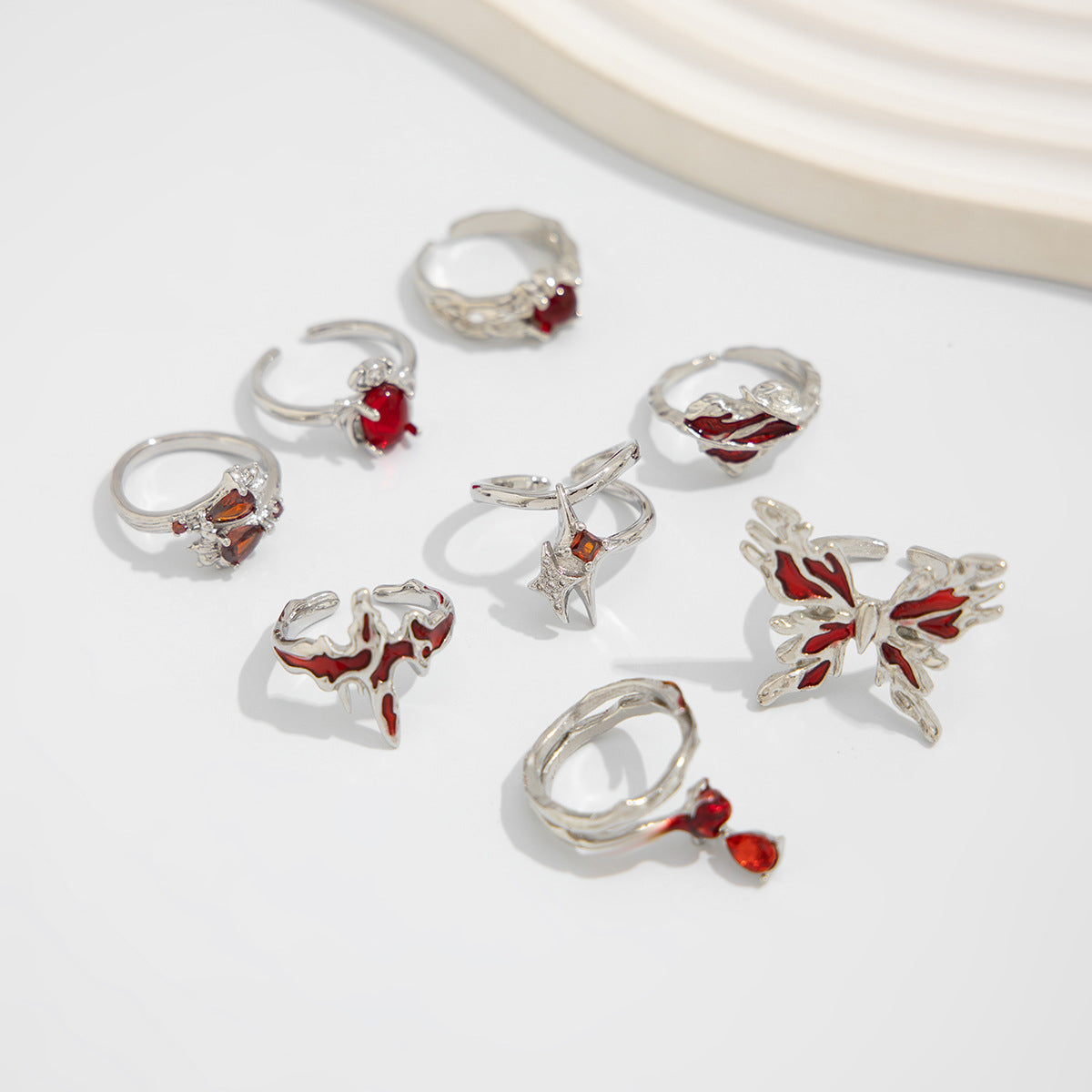 Planderful Vienna Verve Butterfly Ring – Irregular Fold Oil Drip Design