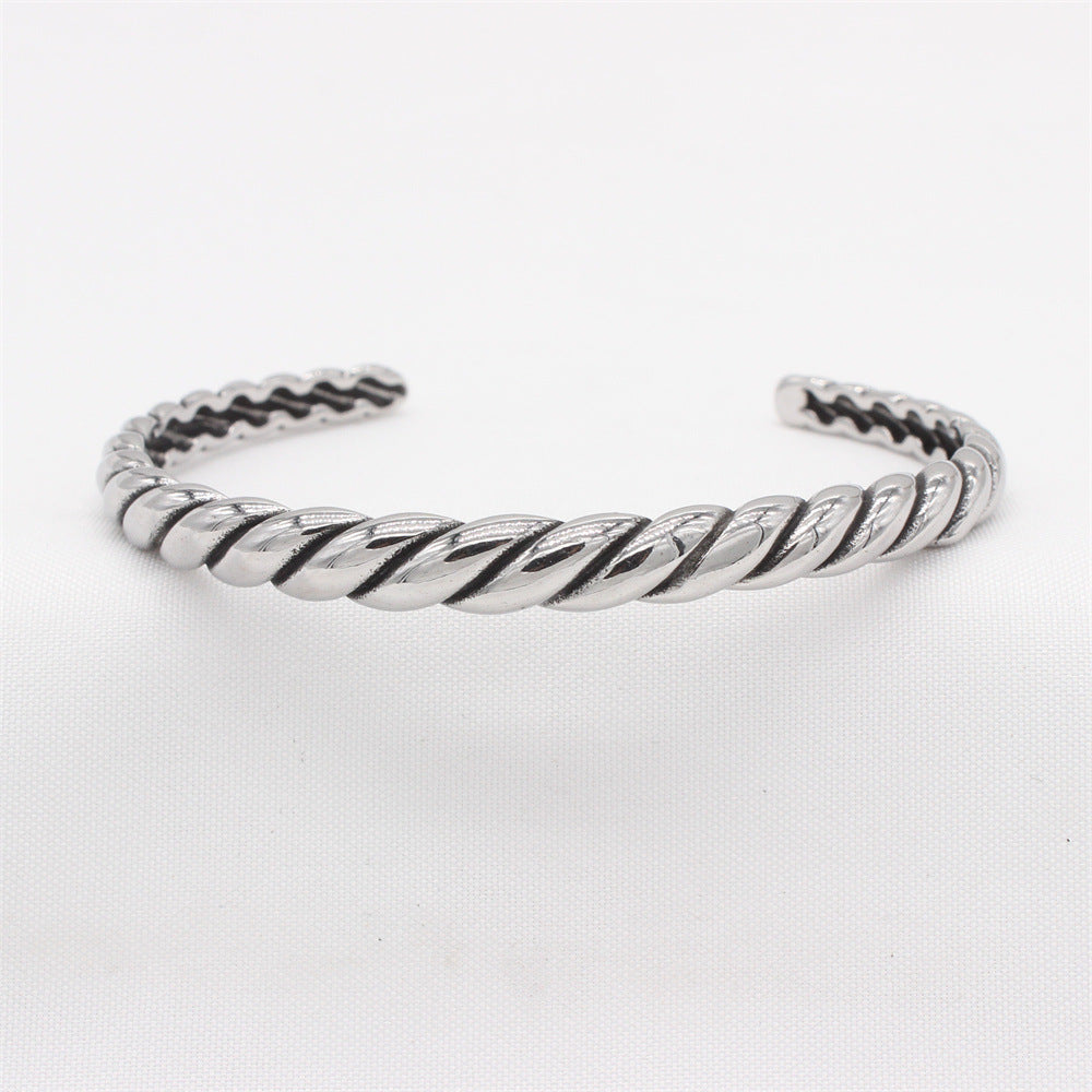 Planderful Everyday Genie – European and American Retro Striped Titanium Steel Bracelet