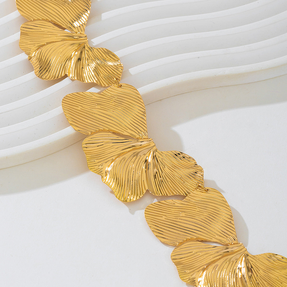 Planderful Vienna Verve Necklace – Exaggerated Fashion Metal Texture