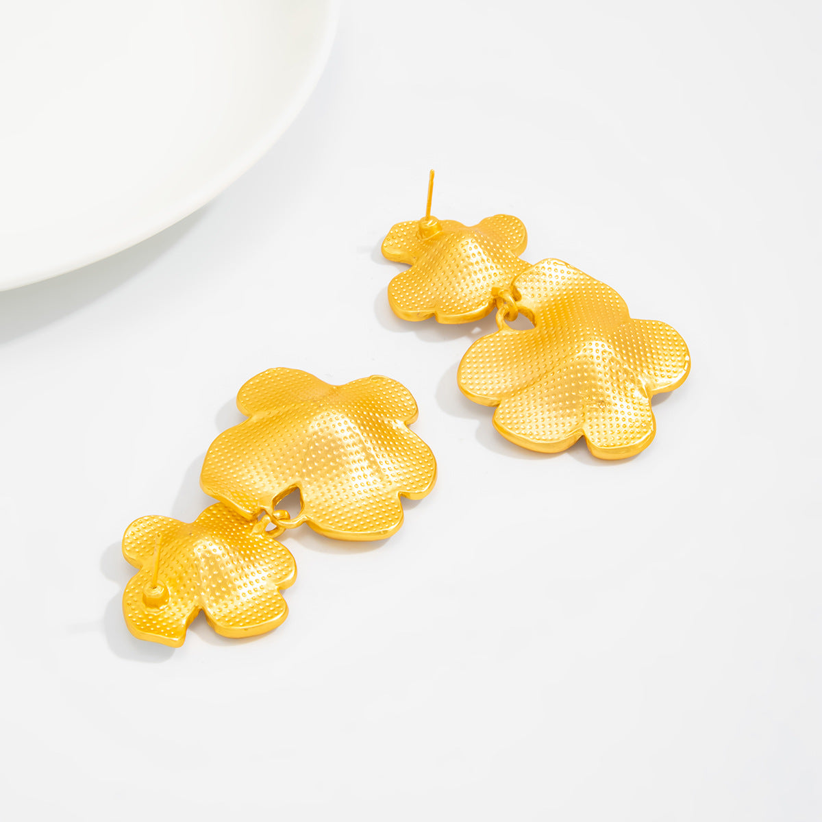 Planderful Vienna Verve 3D Metal Flower Stud Earrings For Women Premium Retro Statement Jewelry