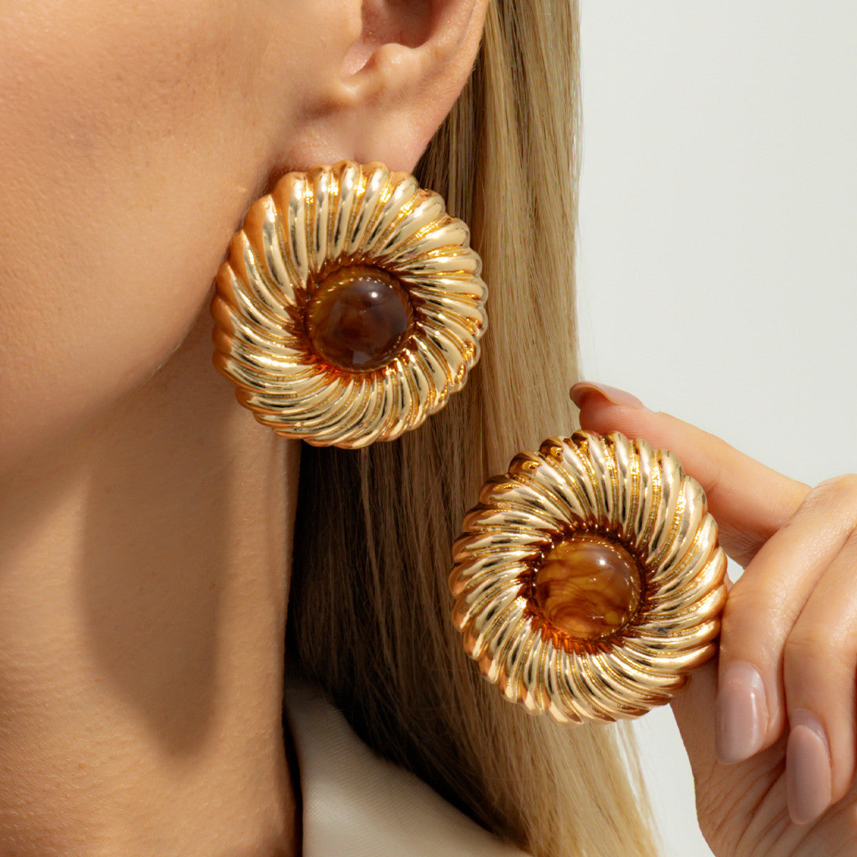 Planderful Vienna Verve Retro Exaggerated Round Gem Stud Earrings for Women Bold Geometric Jewelry