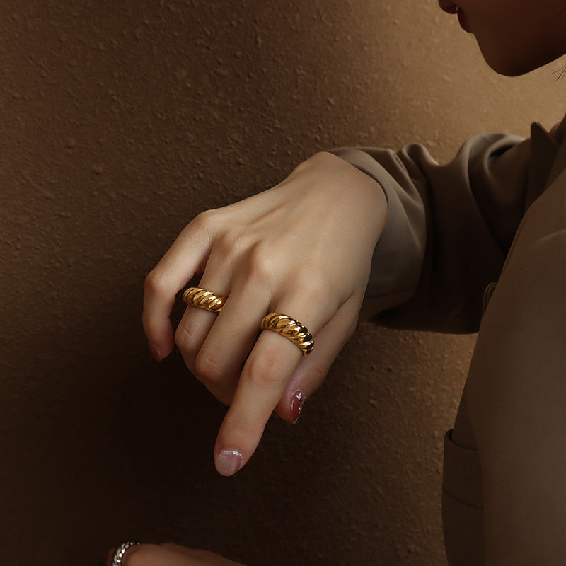 Elegant Titanium Steel Gold Ring with Threaded Surface - Women's Retro Jewelry