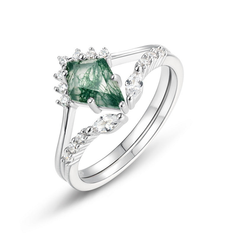 Planderful Everyday Genie Ring – Elegant Kite-Shaped Natural Aquatic Agate Design