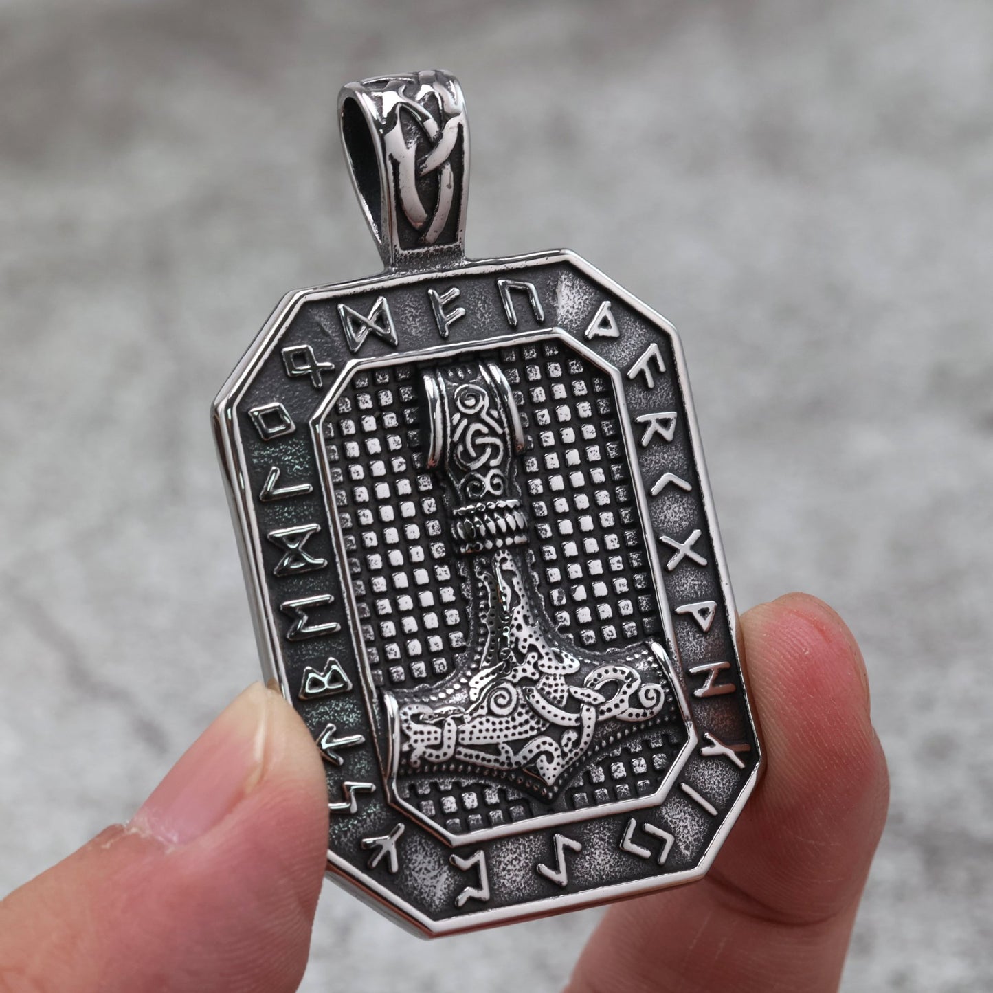 Planderful Viking Rune Pendant For Men Durable Retro Stainless Steel Norse Legacy Quake Medal