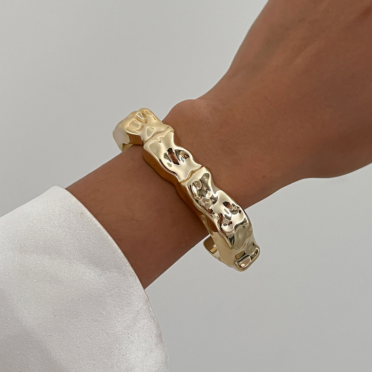 Planderful Vienna Verve Bracelet – Fashionable Geometric Design