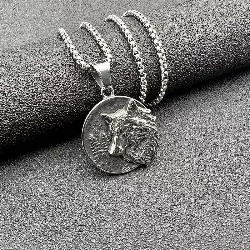 Steel Necklace – Vintage Viking Wolf Pendant For Men With Nordic Odin Design And Streetwear Edge