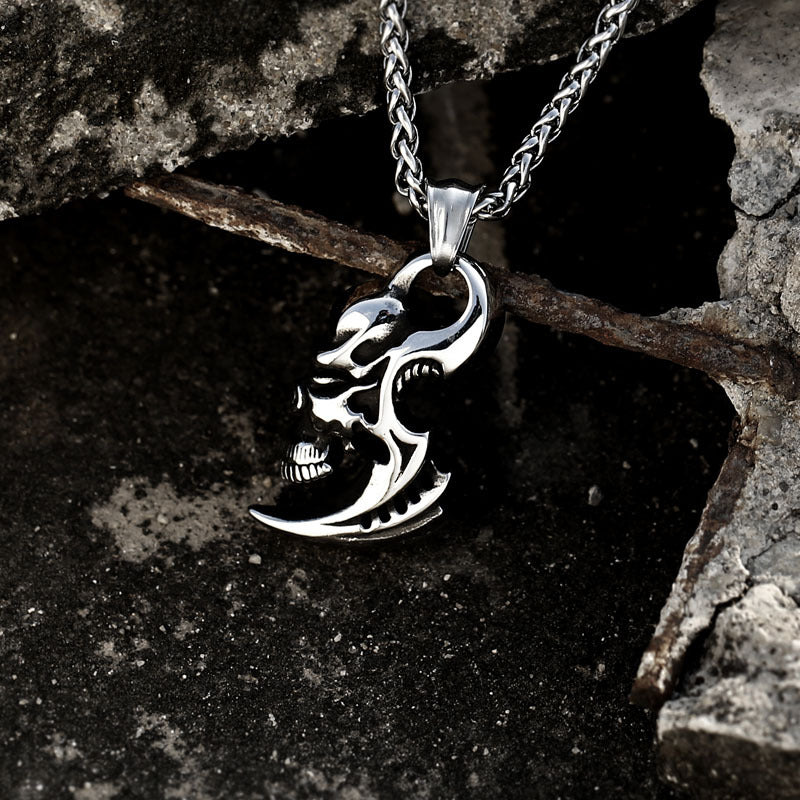 Retro European and American Titanium Steel Half-Face Skull Pendant for Men