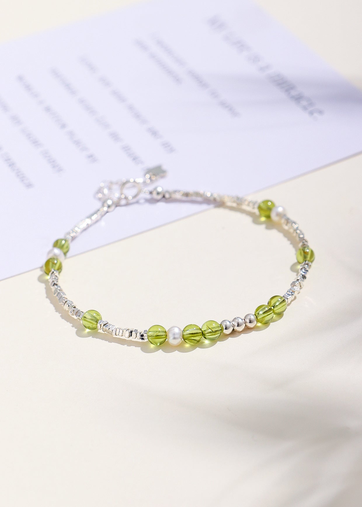 Planderful Fortune's Favor Bracelet – Elegant Peridot and Pearl Design