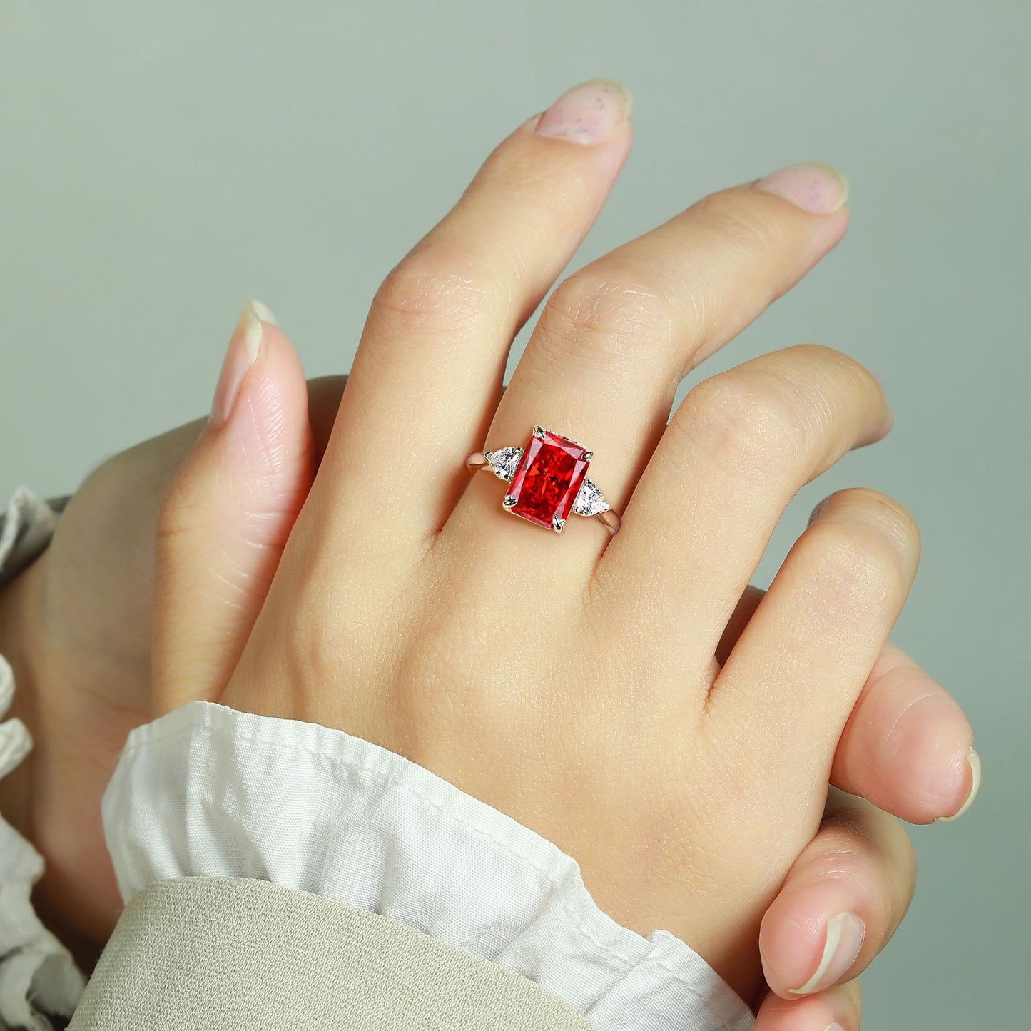 925 Sterling Silver Flame Ice Flower Cut Heart-Shaped Zircon Ring