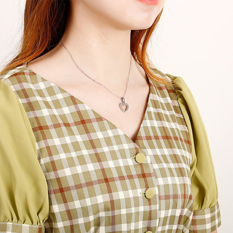 Light Hollow Love Titanium Steel Women's'S Necklace, Japan And South Korea Stainless Steel