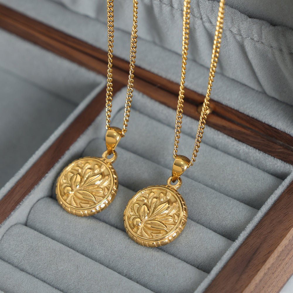 Retro Floral Titanium Steel Pendant Necklace - Luxury Collarbone Chain Jewelry