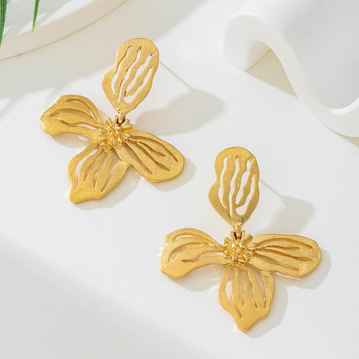 Planderful Vienna Verve Earrings – Trendy Metal Hollow Leaf Design