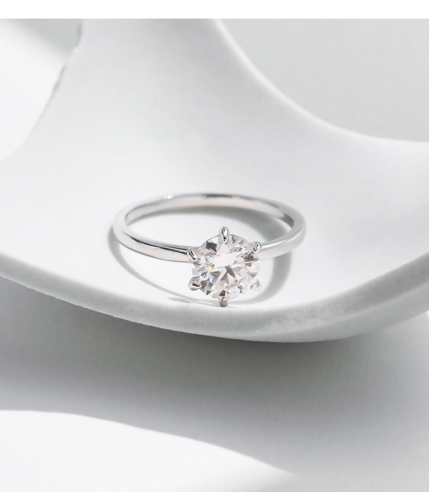 Planderful Moissanite Sparkling Ring – Exquisite Water Drop Design