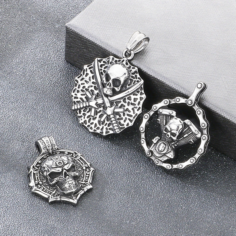 Halloween Skull Pendant, Trendy Pirate Of The Caribbean Ghost Head Motorcycle Titanium Steel Necklace