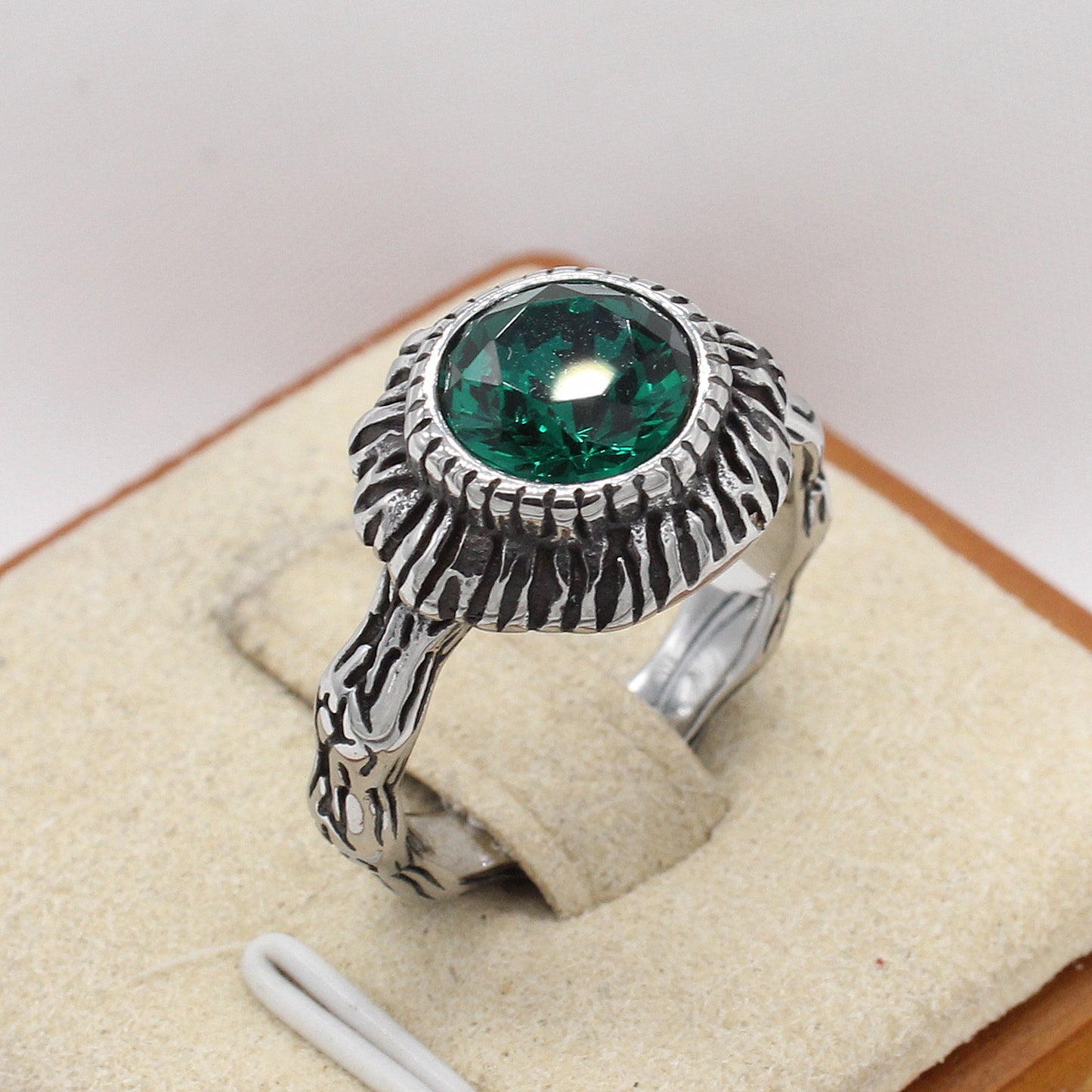 Planderful Everyday Genie – European and American Personalized Retro Sun Gemstone Men's Titanium Steel Ring