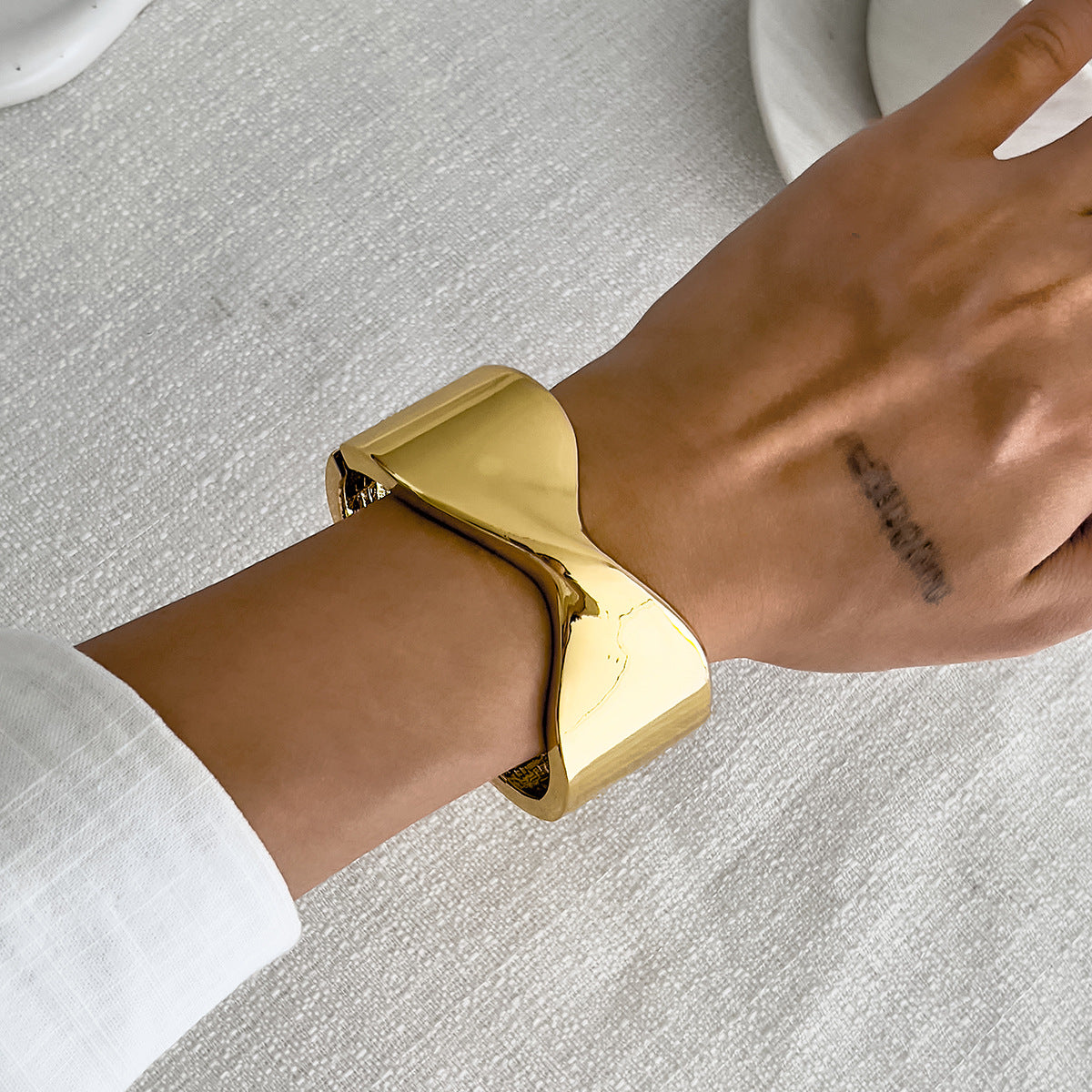 Planderful Retro Cross Metal Wide Bracelet For Women Statement Vintage Jewelry Vienna Verve