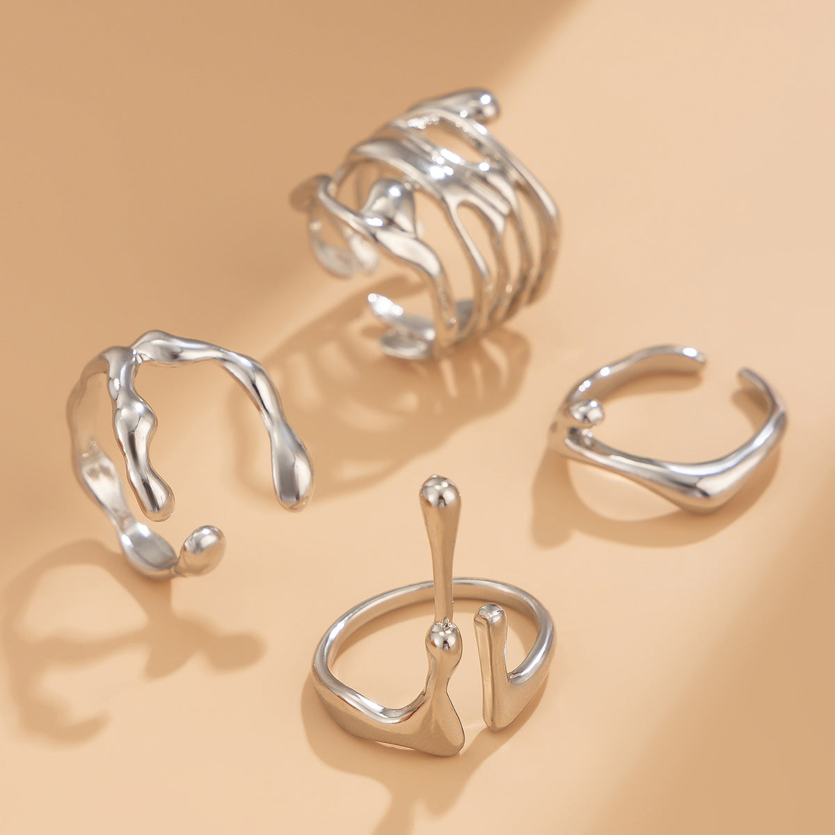 Planderful Vienna Verve Ring Set – Unique Hollow Liquid Design