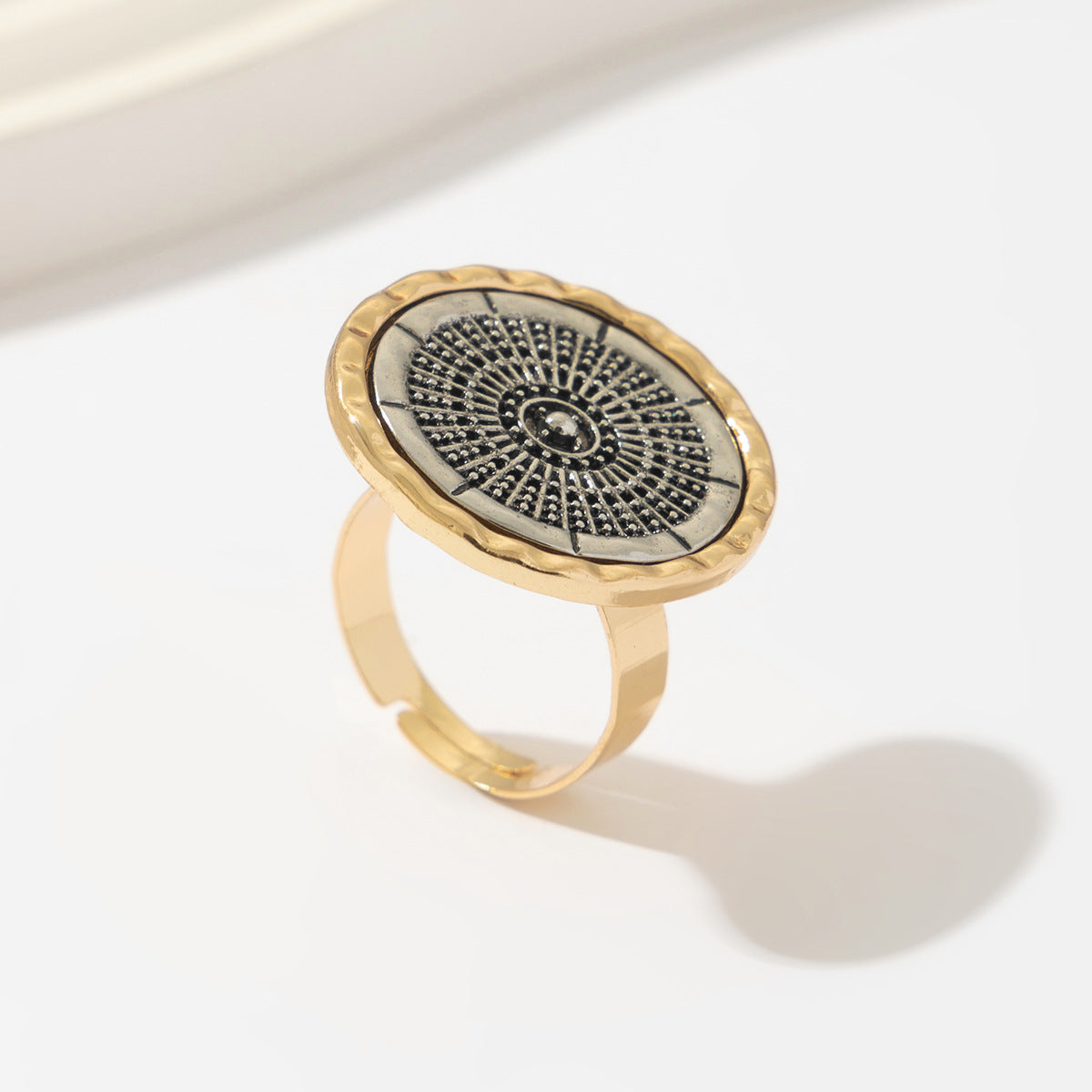 Planderful Vienna Verve Ring – Unique Geometric Design