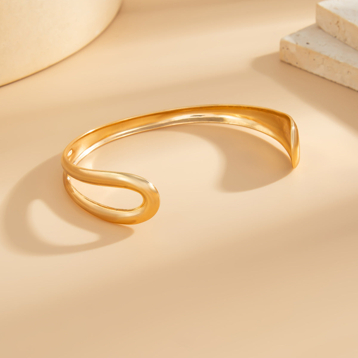 Planderful Vienna Verve Bracelet – Elegant Asymmetrical Design