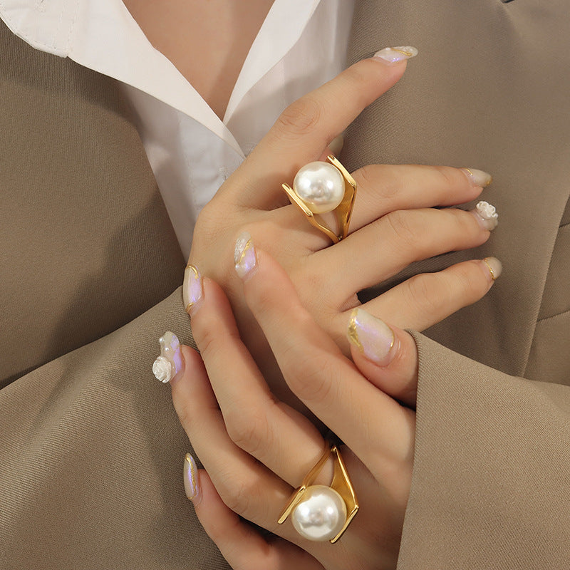Exaggerated Personality 18k Gold Plated Ring with Y-Shaped Imitation Pearl