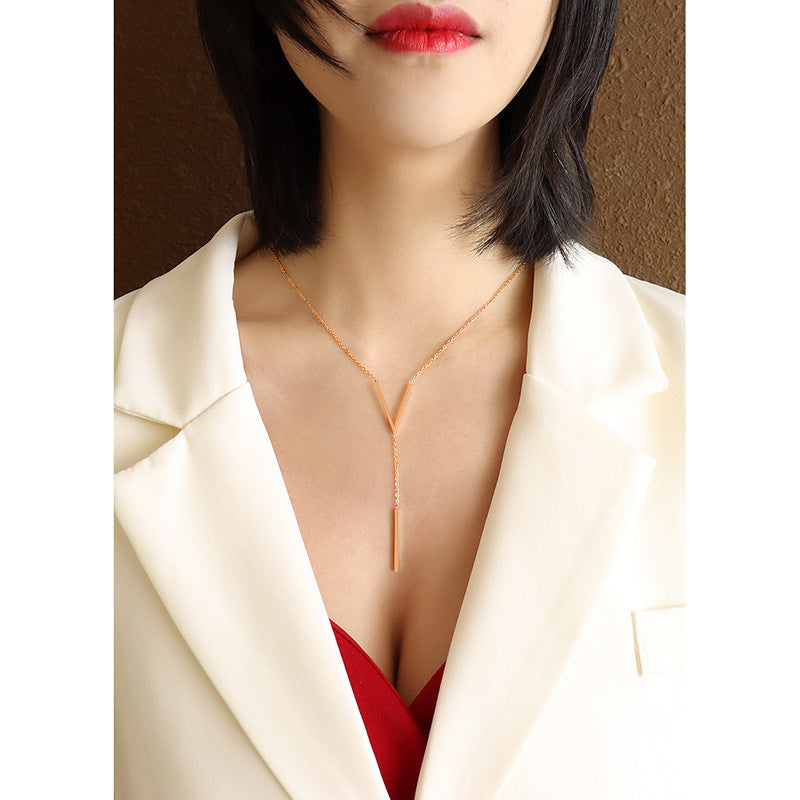 V-shaped Titanium Steel Chain Necklace with Letter Pendant