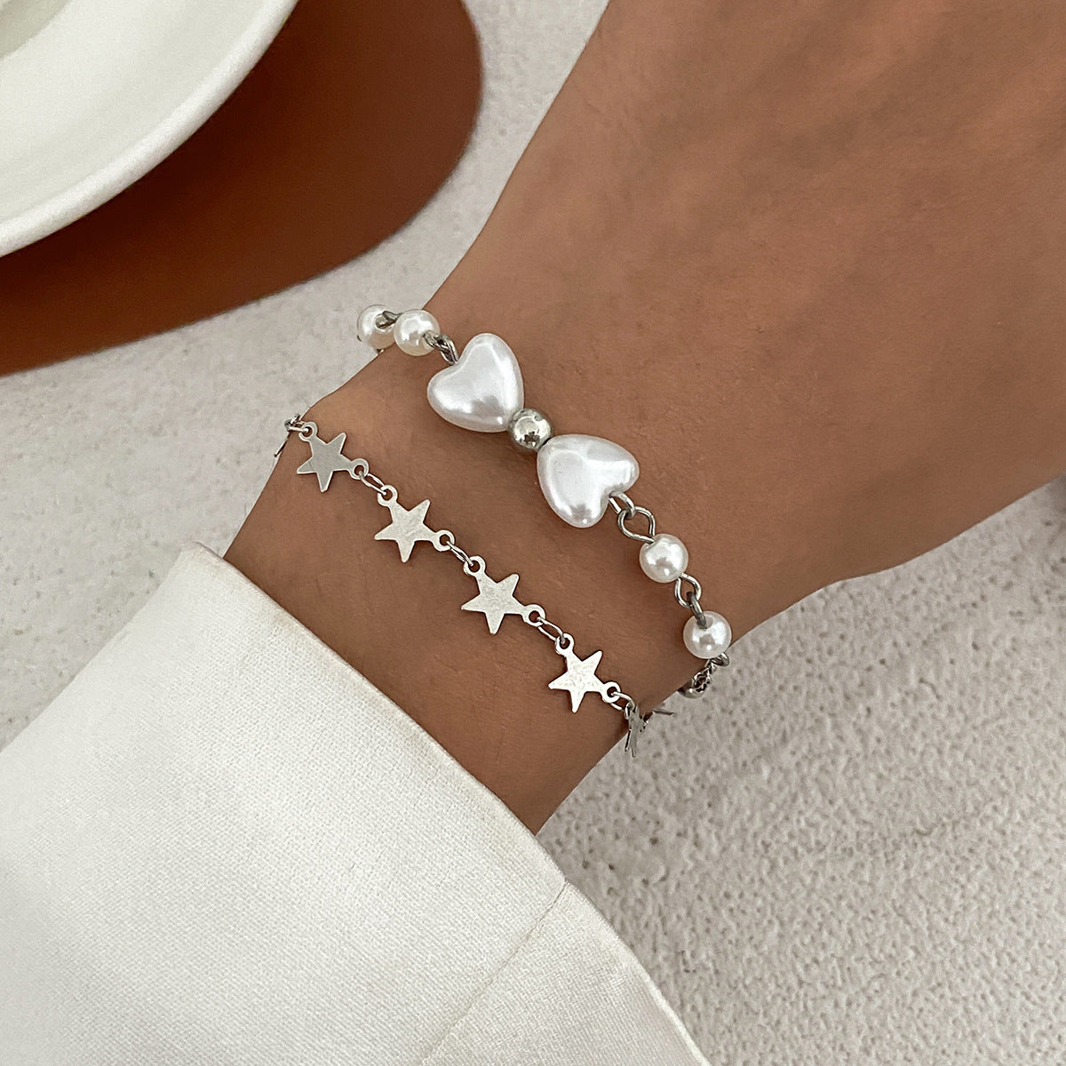 Planderful Vienna Verve Bracelet – Fashionable Imitation Pearl Design