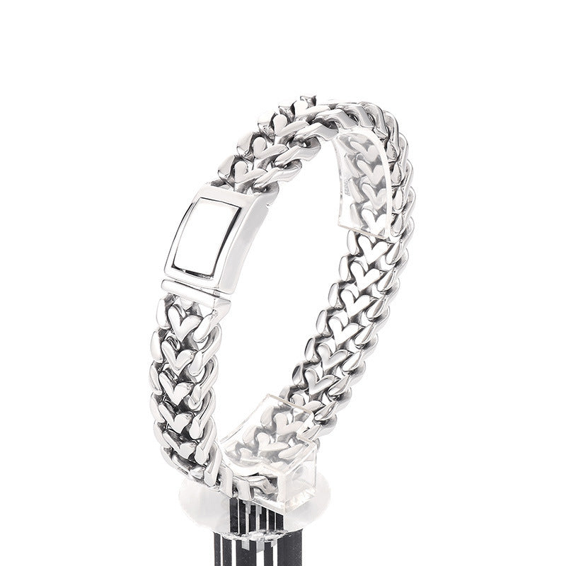 Custom Heart-Shaped Titanium Steel Men's Bracelet - European and American Style with a Simple and Fashionable Design
