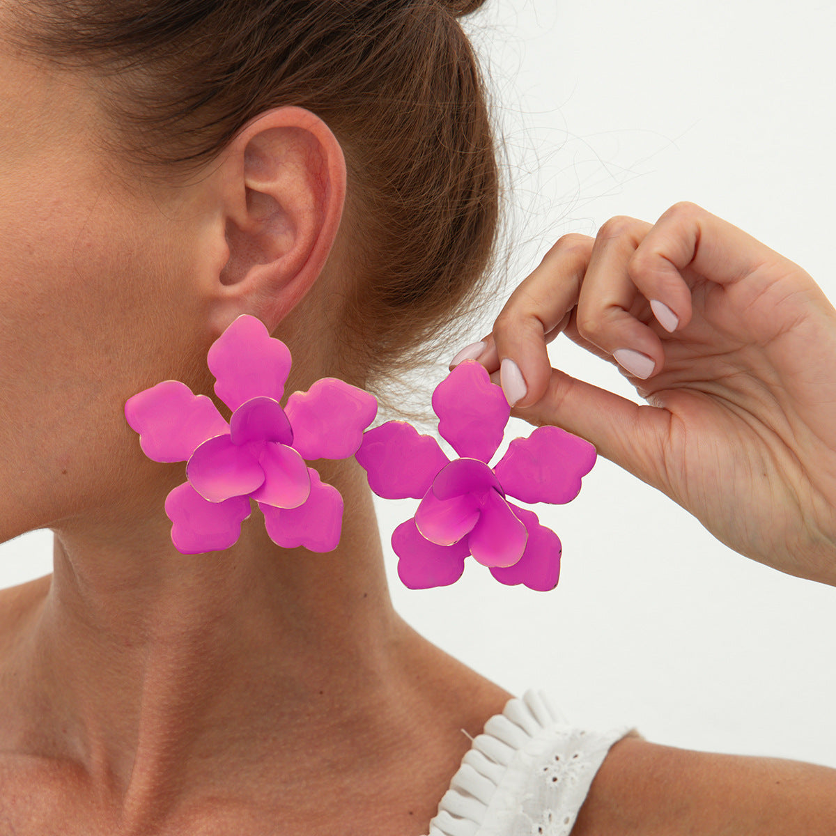 Planderful Vienna Verve Earrings – Exaggerated Flower Design for Vacation Style