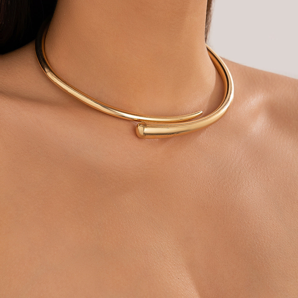 Planderful Vienna Verve Choker Necklace – Elegant Cold Metal Design