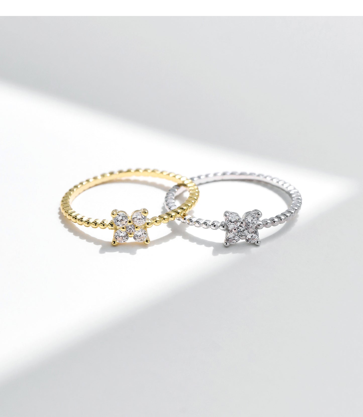 Planderful Moissanite Sparkling Ring – Elegant Two-Color Four-Leaf Clover Design