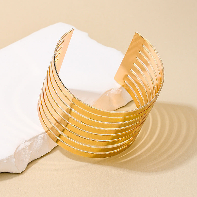 Exaggerated Punk Hip Hop Striped Bracelet for Fashionable Ladies