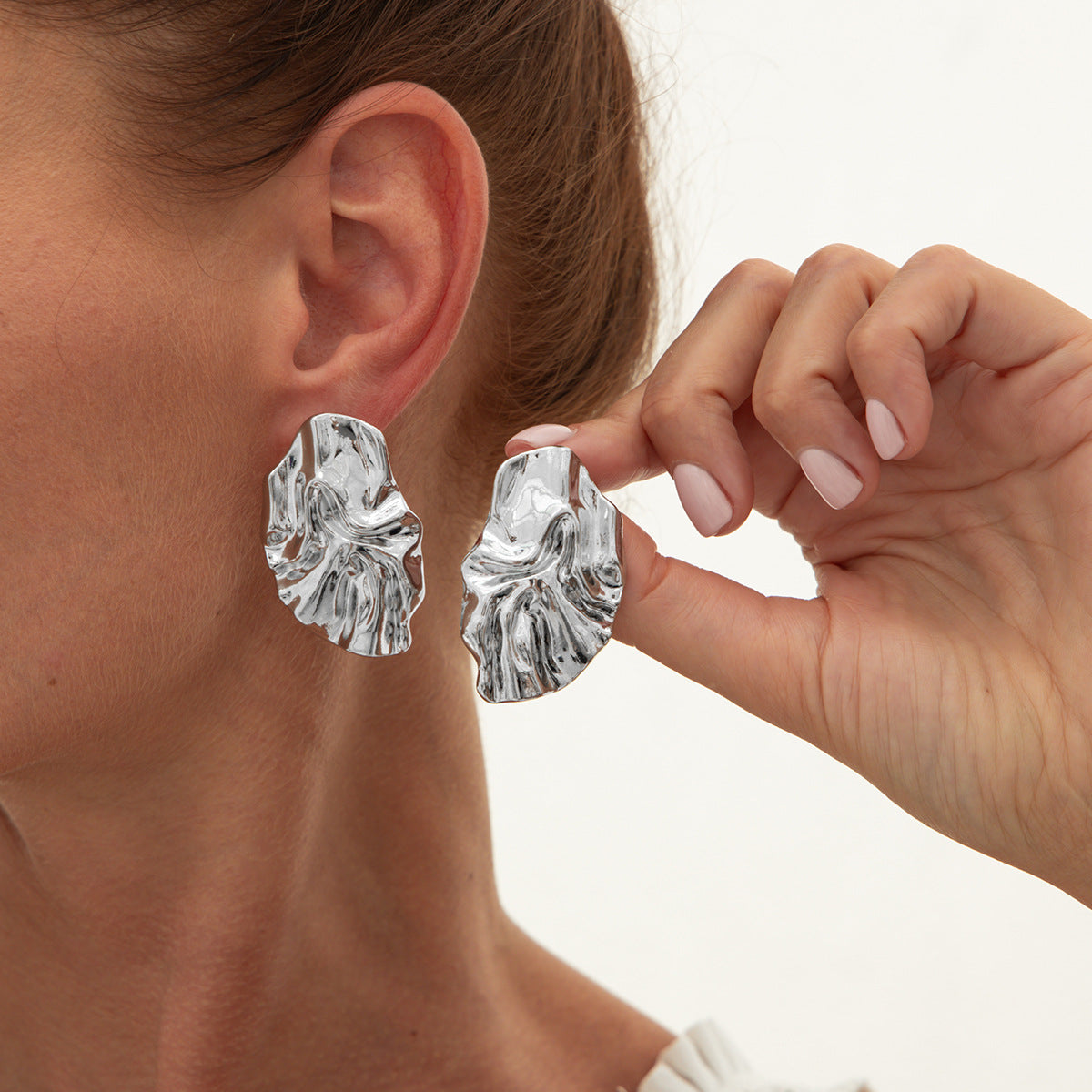 Planderful Vienna Verve Earrings – Retro Leaf Design