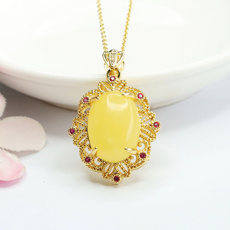 Leaf Zircon Golden Necklace with Beeswax Amber Pendant_Product Title