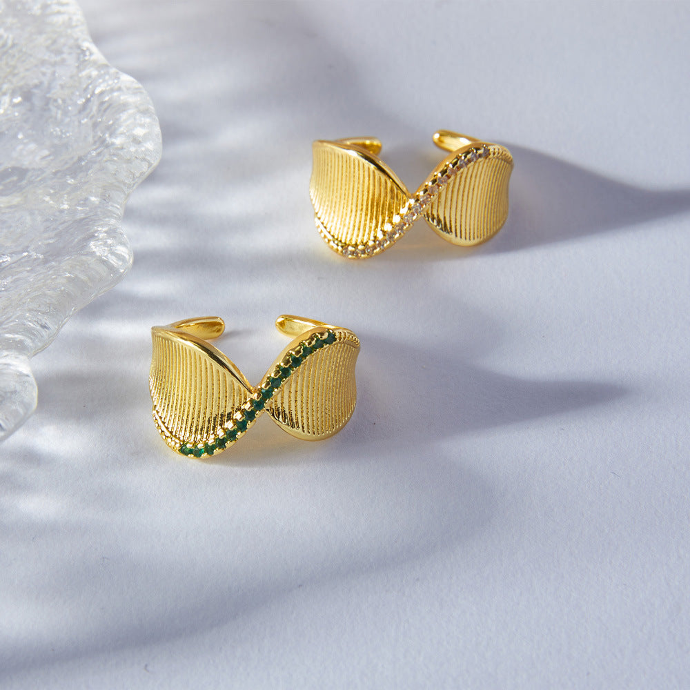 Chic Striped Zircon Copper Ring with Twisted Design