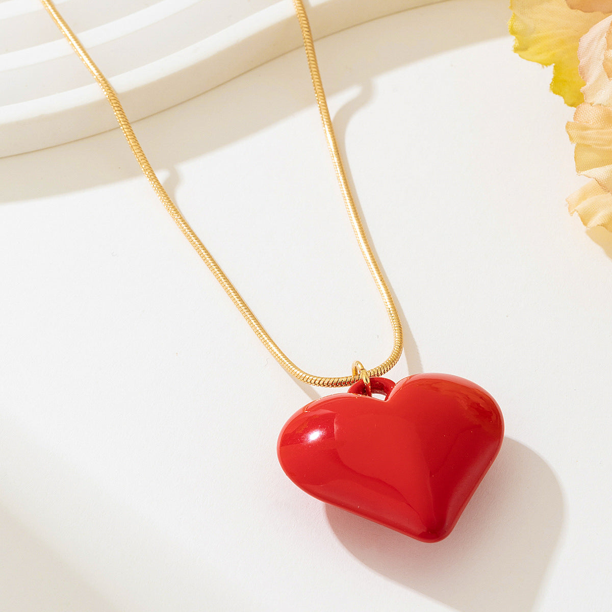 Planderful Vienna Verve Pendant Necklace – Versatile Retro Love Heart Design