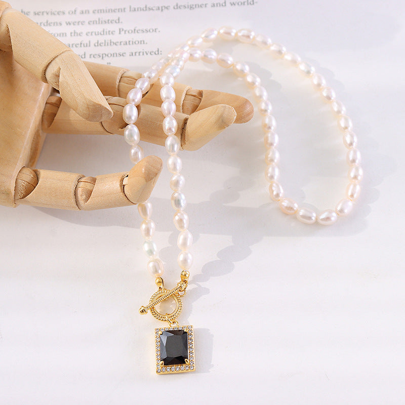 Exquisite Gold-Plated Necklace with Black Zircon Pendant