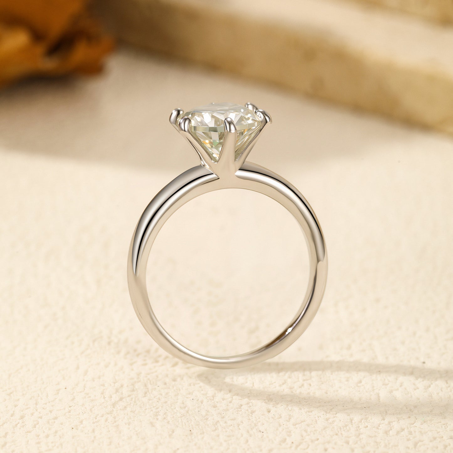 Planderful Moissanite Sparkling Ring – Elegant High-End Design